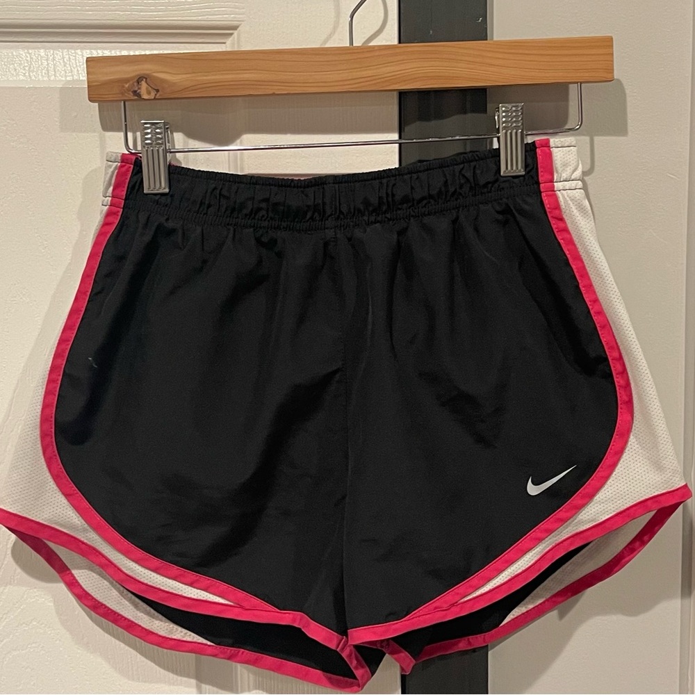 Nike women’s tempo shorts